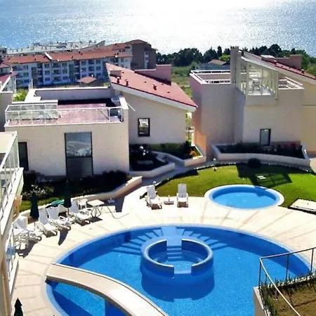 Sun Village 6 *