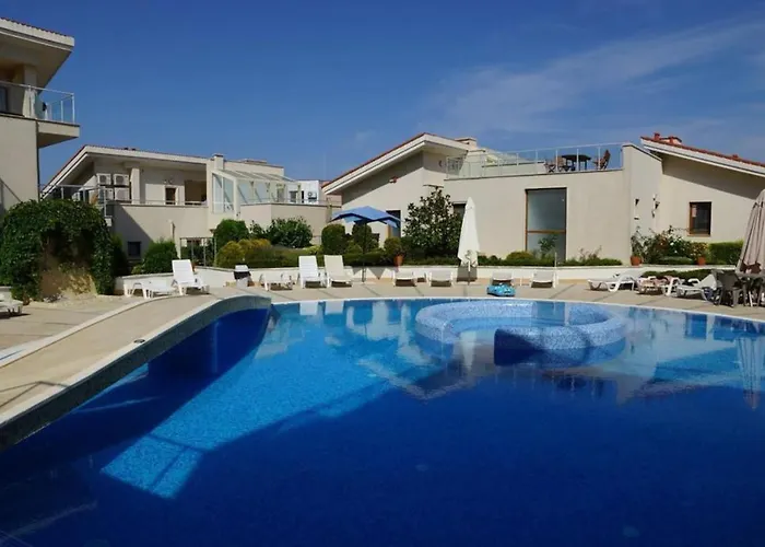 Sun Village Villa 6 * ビャラ